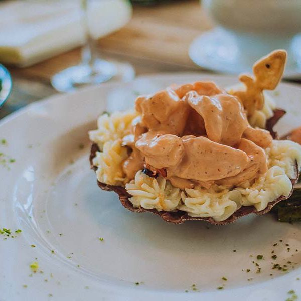 ¿Antojo de mar? 🐠🦐

🍽️ CONCHA DE CAMARONES
Al ajillo / Al curry de tamarin...