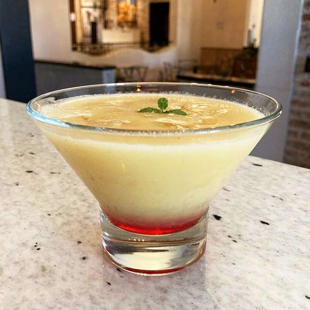 Digan HI a ZACATECAS HIGH 🙌🍸
Mezcal, guayaba y granadina 

Abrimos de Marte...